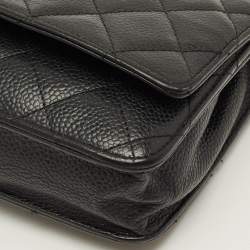 مملوكة مسبقًا حقيبة شانيل كلاسيكية سوداء بحجم WOC جلد كافيار مبطن