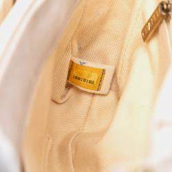 مملوكة مسبقًا حقيبة شانيل بيضاء صغيرة جلد عجل مبطن برقة فلاب شيك