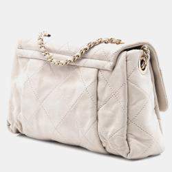 مملوكة مسبقًا حقيبة شانيل بيضاء صغيرة جلد عجل مبطن برقة فلاب شيك