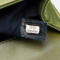 مملوكة مسبقًا Chanel Green Old Medium Tweed and Velvet Boy Flap