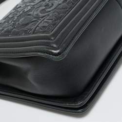 Pre Owned حقيبة شانيل بوي بقلاب جلد منقوش أسود وسط جديد