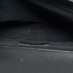 Pre Owned حقيبة شانيل بوي بقلاب جلد منقوش أسو د وسط جديد