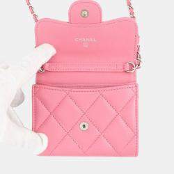 مملوكة مسبقًا Chanel Pink CC Quilted Lambskin Flap Card Holder on Chain
