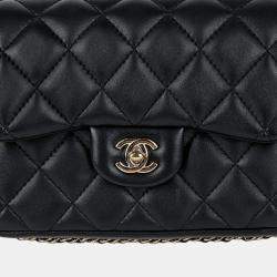 مملوكة مسبقًا حقيبة كتف شانيال جلد أسود بياقة لؤلؤية خيالية مغلقة