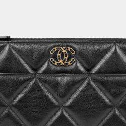 Pre Owned حقيبة كلاتش شانيل جلد ناعم سوداء متوسطة الحجم