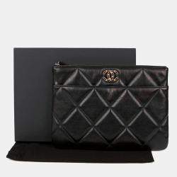 Pre Owned حقيبة كلاتش شانيل جلد ناعم سوداء متوسطة الحجم