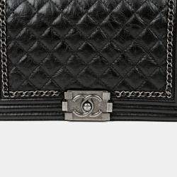 Pre Owned حقيبة شانيل بوي كتف متوسطة سوداء من الجلد