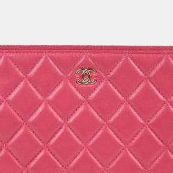 Pre Owned حقيبة كلتش شانيل جلد ضأن زهري وسط كلاسيكي