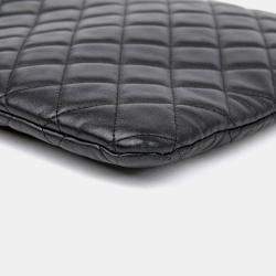مملوكة مسبقًا Chanel Boy Large Black Lambskin Leather Clutch