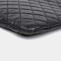 مملوكة مسبقًا Chanel Boy Large Black Lambskin Leather Clutch