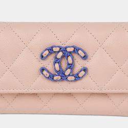 Pre Owned حامل بطاقات قابل للطي جلد كافيار وردي شانيل 19