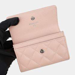 Pre Owned حامل بطاقات قابل للط ي جلد كافيار وردي شانيل 19