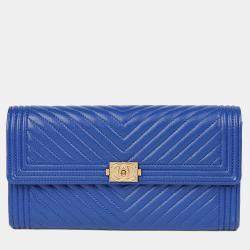 مملوكة مسبقًا Chanel Boy Classic Long Blue Lambskin Wallet