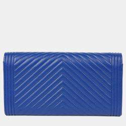 مملوكة مسبقًا Chanel Boy Classic Long Blue Lambskin Wallet