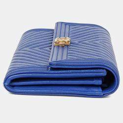 مملوكة مسبقًا Chanel Boy Classic Long Blue Lambskin Wallet