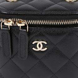 مملوكة مسبقًا Chanel Classic Mini Black Caviar Leather Vanity Bag