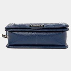 مملوكة مسبقًا حقيبة شانيل كافيار جلد أزرق ميديوم كتف بووي