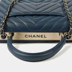 مملوكة مسبقًا حقيبة يد شانيل تريندي سي سي صغيرة جلد أزرق