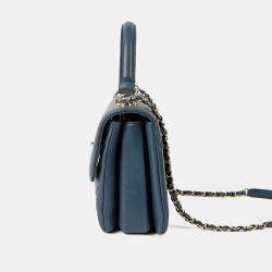 مملوكة مسبقًا حقيبة يد شانيل تريندي سي سي صغيرة جلد أزرق