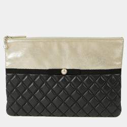 مملوكة مسبقًا Chanel Black Leather Pearl-Embellished Clutch