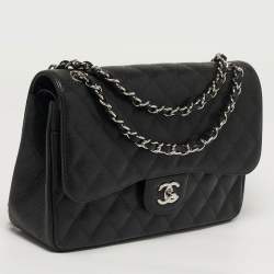 Pre Owned حقيبة شانيل جامبو كلاسيك جلد كافيار أسود مبطن بقلاب مزدوج