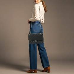 Pre Owned حقيبة شانيل جامبو كلاسيك جلد كافيار أسود مبطن بقلاب مزدوج