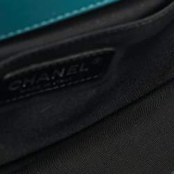 مملوكة مسبقًا Chanel Boy Medium Blue Quilted Patent Leather Flap Bag