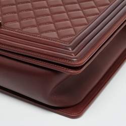 Pre Owned حقيبة شانيل بوي كبيرة جلدة مبطن لون بورغندي بقلاّب