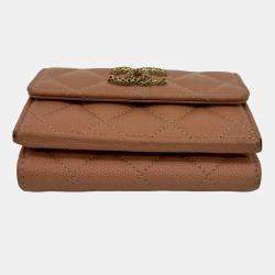 مملوكة مسبقًا محفظة شانيل سي سي ثلاثية الطي جلد كافيار مبطنة بني