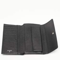مملوكة مسبقًا Chanel CC Black Leather Trifold Wallet