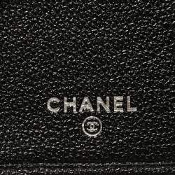 مملوكة مسبقًا Chanel CC Black Leather Trifold Wallet