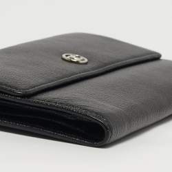 مملوكة مسبقًا Chanel CC Black Leather Trifold Wallet