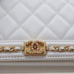 مملوكة مسبقًا محفظة على سلسلة شانييل ماتلاسيه كافيار بوي