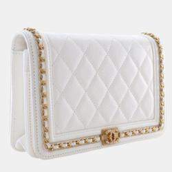 مملوكة مسبقًا محفظة على سلسلة شانييل ماتلاسيه كافيار بوي