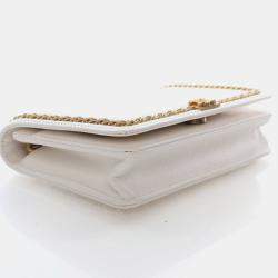 مملوكة مسبقًا محفظة على سلسلة شانييل ماتلاسيه كافيار بوي