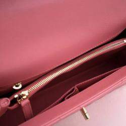 مملوكة مسبقًا Chanel Medium Caviar Coco Handle Bag