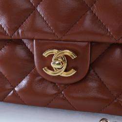 Pre Owned حقيبة شانيل ميديم جلد حملان لامع بسلسلة ذهبية ومقبض علوي فلاپ