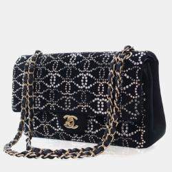 Pre Owned حقيبة شانيل كلاسيك قلاب مزدوج مخمل أسود مرصعة بالكريستال وحجم متوسط
