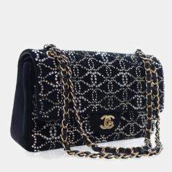 Pre Owned حقيبة شانيل كلاسيك قلاب مزدوج مخمل أسود مرصعة بالكريستال وحجم متوسط
