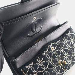 Pre Owned حقيبة شانيل كلاسيك قلاب مزدوج مخمل أسود مرصعة بالكريستال وحجم متوسط