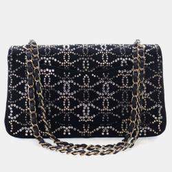 Pre Owned حقيبة شانيل كلاسيك قلاب مزدوج مخمل أسود مرصعة بالكريستال وحجم متوسط