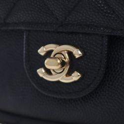 مملوكة مسبقًا Chanel Black Quilted Caviar CC Day Camera Bag