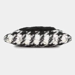 Pre Owned Chanel Cc Logo Clutch Bag Black/White Tweed