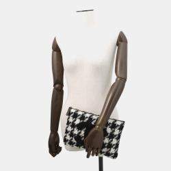 Pre Owned Chanel Cc Logo Clutch Bag Black/White Tweed