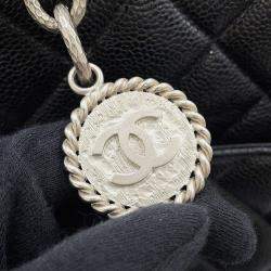 Pre Owned حقيبة شانيل ميداليون جلد كافيار أسود