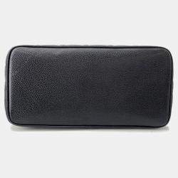 Pre Owned حقيبة شانيل ميداليون جلد كافيار أسود