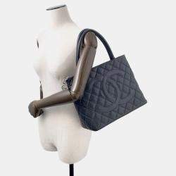 Pre Owned حقيبة شانيل ميداليون جلد كافيار أسود