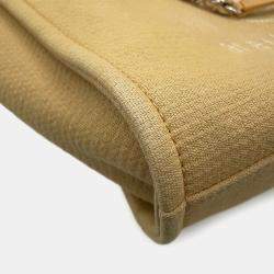 مملوكة مسبقًا حقيبة شانيل دوفيل توت قماش بيج مقاس ميديوم