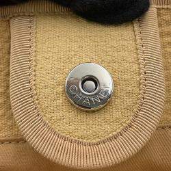 مملوكة مسبقًا حقيبة شانيل دوفيل توت قماش بيج مقاس ميديوم