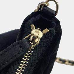 مملوكة مسبقًا حقيبة كتف شانيل نصف قمر بسلسلة مخمل أسود